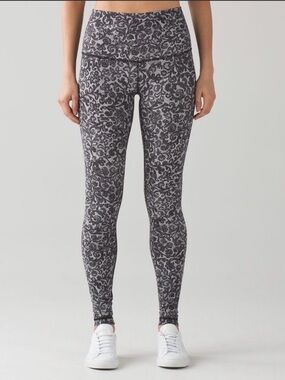lululemon athletica Mini Cinder Lace High-Waist Wunder Under Pant Size 4